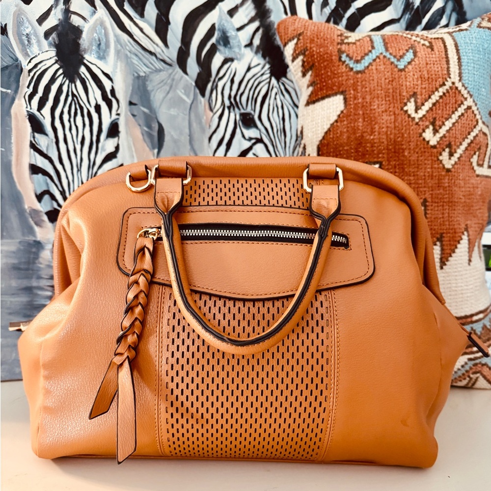 Elegant Tan Handbag